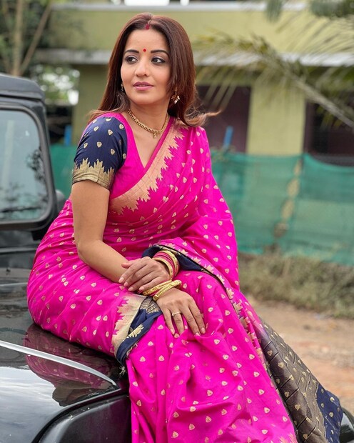 সোশ্যাল মিডিয়ায় নতুন করে ভাইরাল হয়েছে মোনালিসার সাজ। 