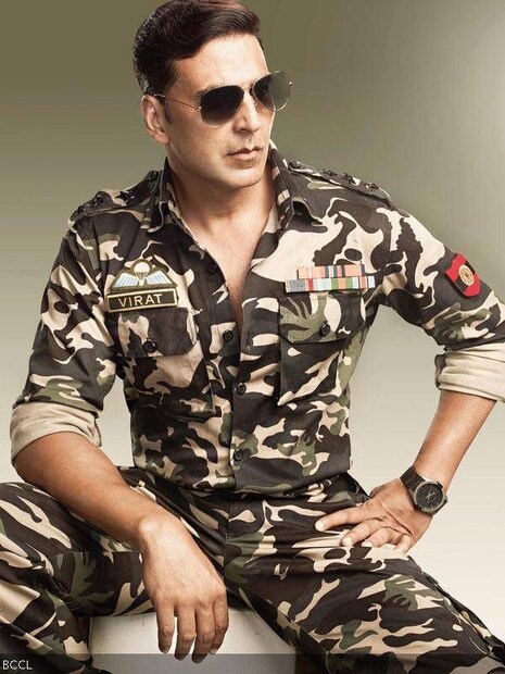 একাধিক ছবিতে ইউনিফর্ম পরেছেন অক্ষয় কুমার। ২০১৪ সালে হলিডে: এ সোলজার ইজ নেভার অফ ডিউটি-তে অভিনয় করেছিলেন অক্ষয়। এর পর নীরজ পান্ডের বেবি ছবিতে র এজেন্টের ভূমিকায় কাজ করেছিলেন অভিনেতা। 