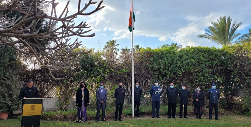 হাই কমিশনার মনপ্রীত ভোহরা জাতীয় পতাকা উন্মোচন করেন এবং রাষ্ট্রপতির বার্তা পাঠ করেন৷ 