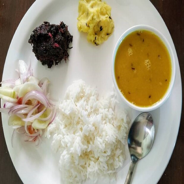  যাঁরা ফিগার বা বডি তৈরির কথা ভাবছেন, তাঁরা সন্ধে ৬ টার পর কার্বোহাইড্রেট রয়েছে, এমন খাবার এড়িয়ে চলুন। যদি রাতে জিম বা কসরত করেন, তাহলে ভালো প্রোটিন যুক্ত খাবার খেতে হবে। 