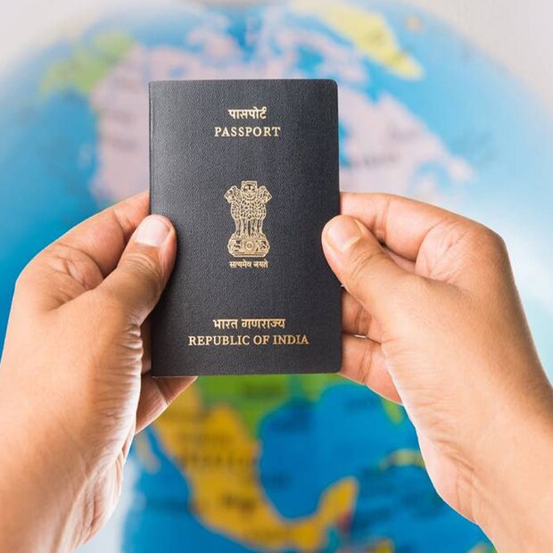 ভারতবাসীর জন্য সুখবর ৷ নতুন বছরের শুরুতেই পাসপোর্ট গ্লোবাল র‍্যাঙ্কিংয়ে বেশ খানিকটা উন্নতি করল ভারতীয় পাসপোর্ট (Indian Passport) ৷ Representational Image
