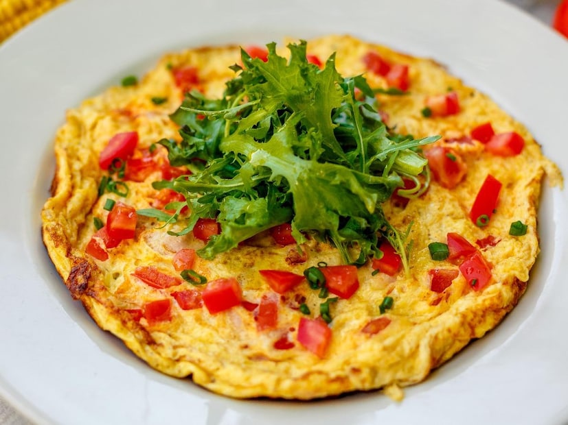 ডিম ছাড়া ওমলেট (Eggless Omelette), অবাক করার মতোই বিষয়। তাহলে আজ জেনে নিন, কীভাবে তৈরি করবেন এগলেস অমলেট (Eggless Omelette)। প্রথমে জেনে নেওয়া যাক কী কী লাগবে এই Omelette বানাতে-