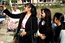 ওমিক্রণ আতঙ্কের মধ্যেই টাকিতে পর্যটকের ঢল ওমিক্রণ আতঙ্কের মধ্যেই টাকিতে পর্যটকের ঢল