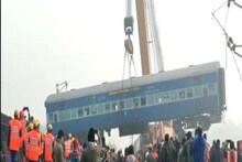 ছড়িয়ে ছিঁটিয়ে রয়েছে খেলনা, খাবার! উদ্ধার সব যাত্রী, শুরু লাইন পরিষ্কারের কাজ