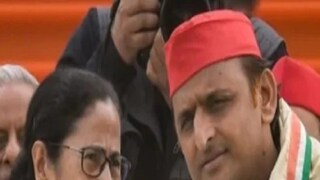 উত্তর প্রদেশে অখিলেশকে পূর্ণ সমর্থনের সিদ্ধান্ত মমতার৷ Photo-PTI উত্তর প্রদেশে অখিলেশকে পূর্ণ সমর্থনের সিদ্ধান্ত মমতার৷ Photo-PTI