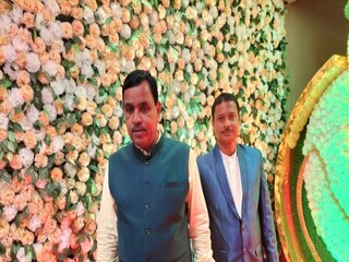 বিজেপি বিধায়ক অমরনাথ শাখা ও নির্মল ধাড়া৷ 