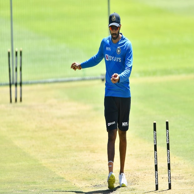 প্রাণপণ চেষ্টা করেও বল হাতে ওয়ান্ডারার্স টেস্টে ভারতকে জয় এনে দিতে পারেননি জসপ্রীত বুমরা। দ্বিতীয় ইনিংসে উইকেট পাননি। এলগার, বাভুমাদের বিরুদ্ধে নিজের নামের প্রতি সুবিচার করতে মরিয়া থাকবেন ভারতের এক নম্বর পেসার