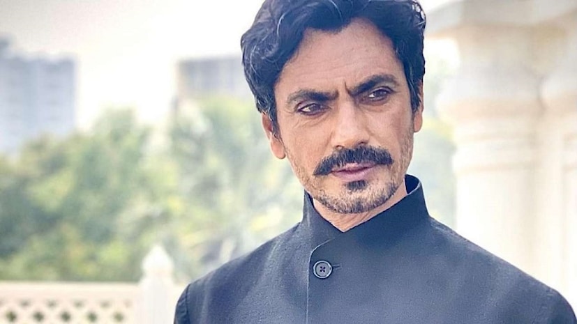 এর পর বহু মানুষ ভক্ত হয়েছে নওয়াজের। একের পর এক দাপুটে অভিনয়ে দাগ কেটেছেন তিনি মানুষের মনে। শুধু মাত্র নওয়াজকে কেন্দ্র করেই তৈরি হয়েছে গোটা একটা ছবি। অথচ কেরিয়ারের বেশ কিছুটা সময় তাঁকে কেই চিনতই না। তবে মুম্বইয়ে শুধু অভিনয় নয়, নিজের মনের মতো এক আলিসান বাড়িও বানিয়েছেন তিনি। photo source collected 
