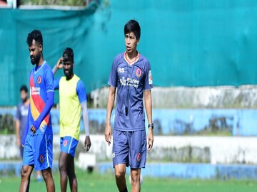 শক্তিশালী মুম্বইয়ের বিরুদ্ধে লড়াইয়ের শপথ ইস্টবেঙ্গলের