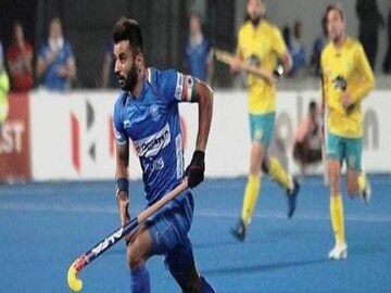 মনপ্রীতের হাতেই থাকল হকি অধিনায়কের ব্যাটন