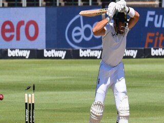 উমেশ যাদবের বলে বোল্ড মহারাজ