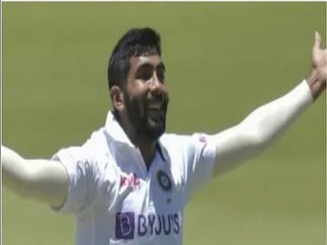 Jasprit Bumrah leaves Dean Elgar clueless with perfect delivery dismissesJasprit Bumrah leaves Dean Elgar clueless with perfect delivery dismisses- Photo- AFP 