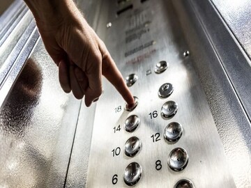 kolkata woman stuck in nrs hospital lift for 4 days- Photo- Representative 