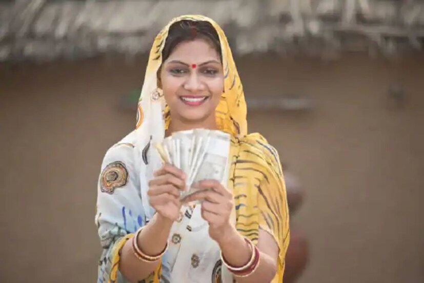 এছাড়াও, শহুরে এলাকায় গর্ভবতী মহিলারা এই প্রকল্পের অধীনে, প্রসবকালে ১০০০ টাকার আর্থিক সহায়তা পান। পাশাপাশি, প্রসবের আগে এবং পরে পরিষেবা প্রদানের জন্য আশা সহায়ককে দু’বার করে মোট ৪০০ টাকা দেওয়া হয়।