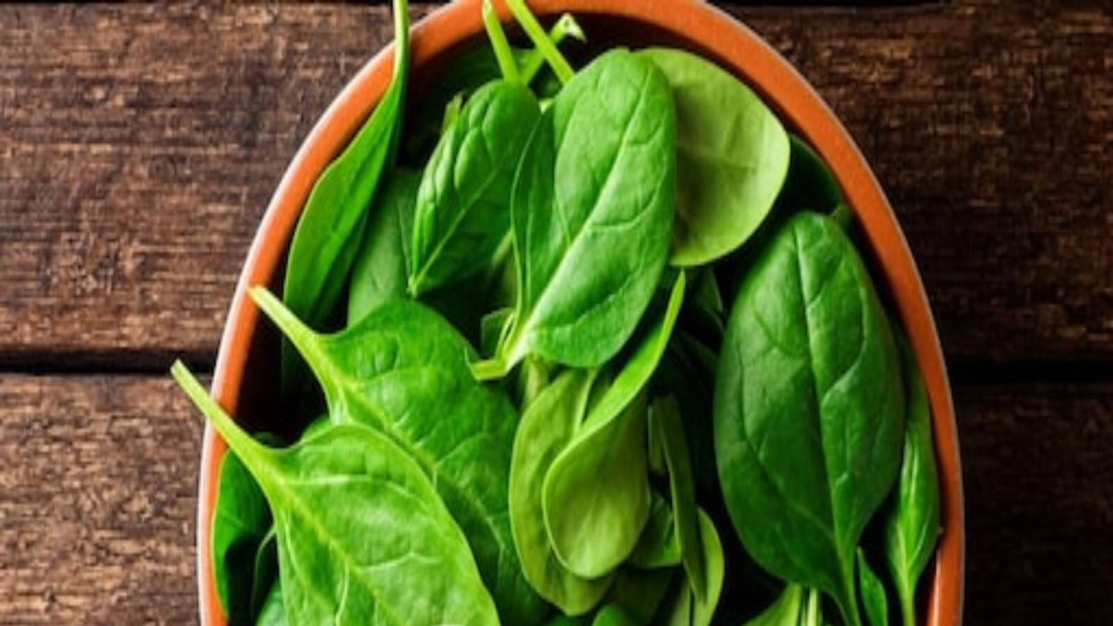 Too much consumption of spinach is harmful to healthশীতে প্রচুর পালংশাক খাচ্ছেন? শরীরের এই