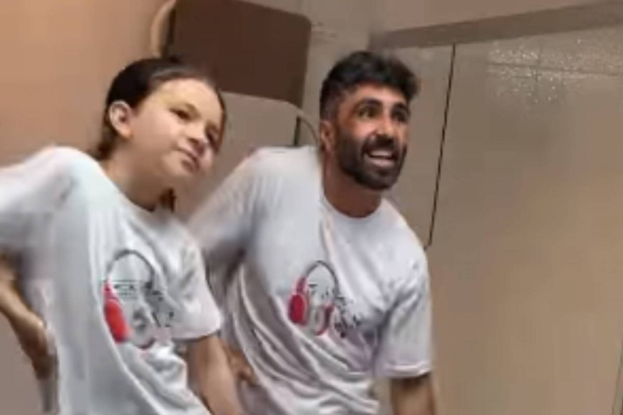 এ বার শ্রীবল্লী গানের তালে নেচে ভাইরাল পর্তুগিজ বাবা-মেয়ে