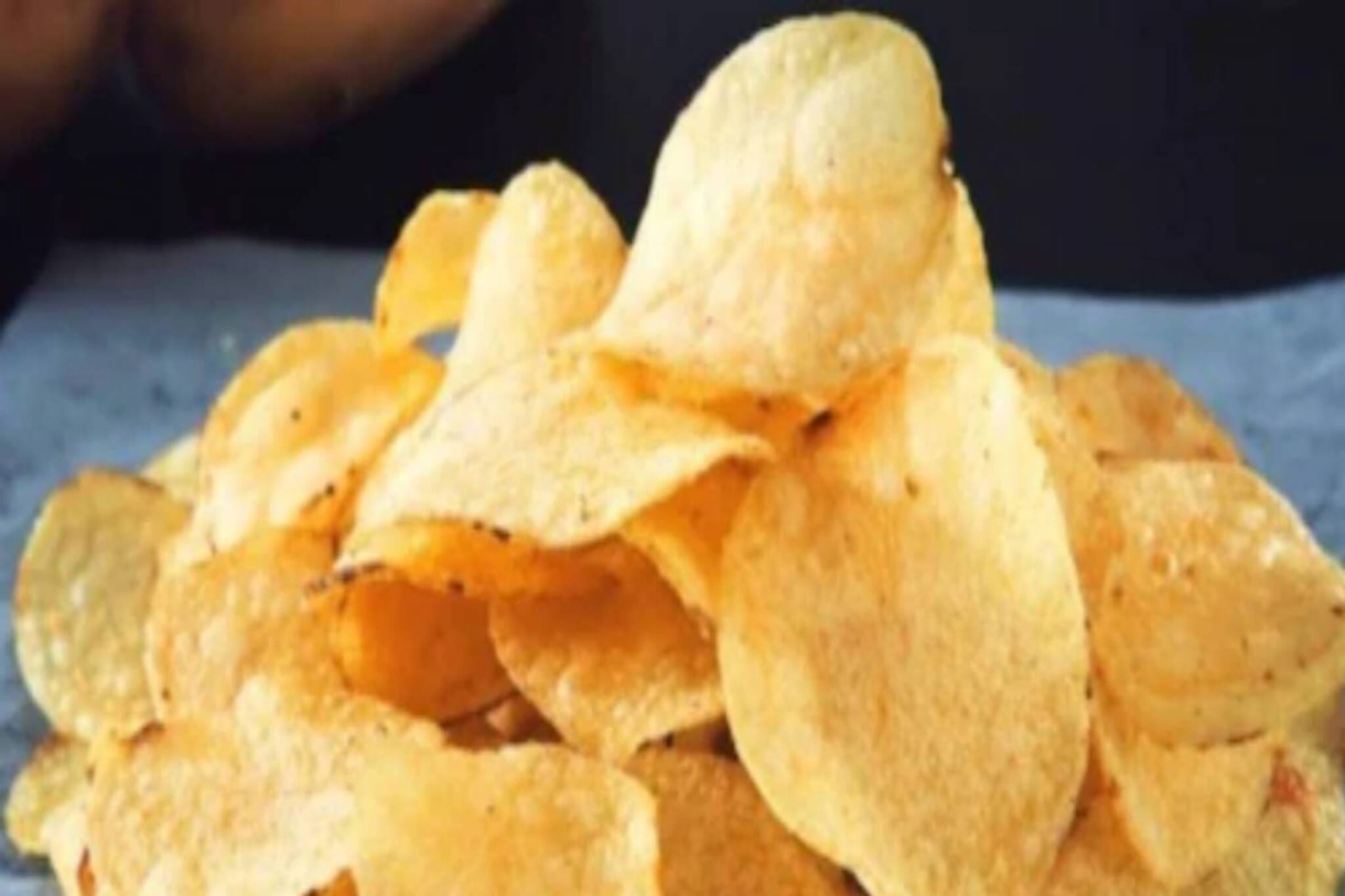 শুধু আলুর নয়, চা কফির সঙ্গে স্বাদ বদলান এই স্বাস্থ্যকর ও সুস্বাদু চিপস খেয়ে