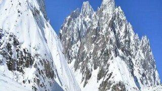 republic day 2022: temperature 0 to  minus 45 degree celsius itbp hoisted national flag everywhere