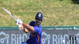 দ্বিতীয় একদিনের ম্যাচে নতুন রেকর্ড গড়লেন ঋষভ পন্থ
দ্বিতীয় একদিনের ম্যাচে নতুন রেকর্ড গড়লেন ঋষভ পন্থ