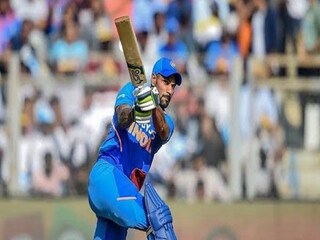 শিখর ধাওয়ানকে সম্ভবত শেষ সুযোগ দিল বোর্ড