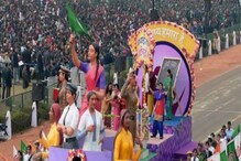 মাঠে নামলেন দুই কেন্দ্রীয় মন্ত্রী, তবু থামছে না ট্যাবলো বিতর্ক মাঠে নামলেন দুই কেন্দ্রীয় মন্ত্রী, তবু থামছে না ট্যাবলো বিতর্ক