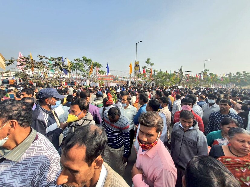 তিনি আরও বলেন, নয়া বিমানবন্দরের টার্মিনালের জন্যে উত্তর পূর্ব ভারতের বিমানের সংযোগ বাড়বে। ব্যবসা-বাণিজ্য সুবিধা হবে। রেল করিডরও এখানে হচ্ছে। পাশাপাশি বাংলাদেশের সঙ্গে জলপথেও যোগাযোগ বাড়াচ্ছে উত্তরপূর্বের এই রাজ্য। মোদি বলেন, আগামী দিনে উত্তর পূর্ব ভারতের গেটওয়ে বানানো হবে ত্রিপুরাকে। আধুনিক পরিকাঠামো বিকাশ করা হচ্ছে দ্রুত। যা আগে কেউ করেনি। বর্তমান ত্রিপুরা সরকার মানুষের সরকার। মানুষের পাশে থাকার সরকার।