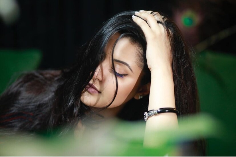 পরীমনির শরিফুল রাজের সঙ্গে সম্পর্কের বিষয়টি প্রথম আঁচ পাওয়া যায়  গুনিন সিনেমার শুটিং চলাকালে পরীমনির একটি ফেসবুক স্ট্যাটাসে, যেখানে রাজের সঙ্গে একটি ছবি শেয়ার করে হ্যাশট্যাগে পরী লিখেছিলেন, ‘রাজপরী’।
