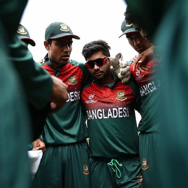 ২৯ জানুয়ারি মুখোমুখি হবে ভারত-বাংলাদেশ। ২০২০ সালের অনূর্ধ্ব-১৯ বিশ্বকাপের ফাইনালে দক্ষিণ আফ্রিকায় ডার্ক-ওয়ার্থ লুইস মেথডে ২৩ বল বাকি থাকতে তিন উইকেটে ম্যাচ জিতেছিল বাংলাদেশ। 