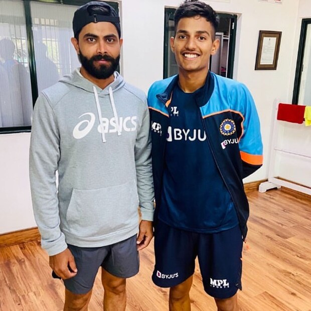 প্রোটিয়া পেসার আফিওয়ে নান্দার দাপটে গুটিয়ে যায় ভারতীয় দলের টপ অর্ডার। এর পরই ত্রাতা হিসেবে নামেন ক্যাপ্টেন ইয়াশ ধুল।