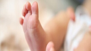 শিশু পেটে ব্যথায় কেঁদে ওঠে। কিন্তু দেখবেন শিশু কি দিনে ৩ ঘণ্টার বেশি কাঁদে! তা হলে বুঝবেন যে অন্য কোনও সমস্যা রয়েছে। সেক্ষেত্রে চিকিৎসকরে পরামর্শ নিতে দেরি করবেন না। 