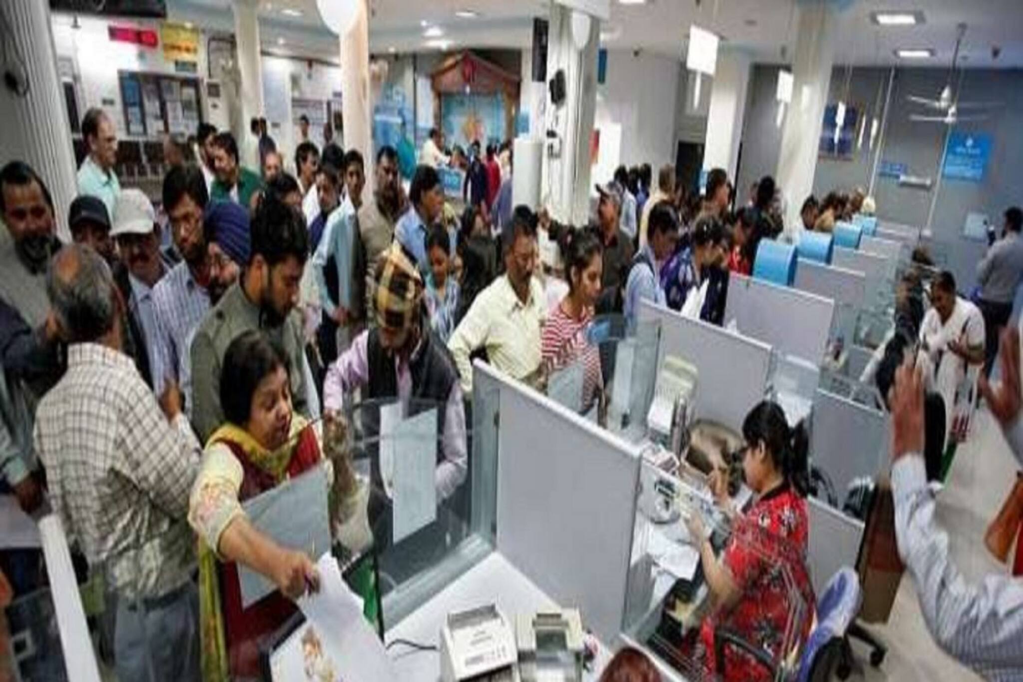 এবার কি ১০ টা থেকে ২টো পর্যন্ত খুলবে ব্যাঙ্ক? আবেদনে সাড়া মিললেই হবে রদবদল