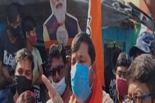 চলছিল মিছিল, হঠাৎ গ্রেফতার বিজেপি বিধায়ক ও পুরপ্রার্থী! চন্দননগরে হলটা কী? চলছিল মিছিল, হঠাৎ গ্রেফতার বিজেপি বিধায়ক ও পুরপ্রার্থী! চন্দননগরে হলটা কী?