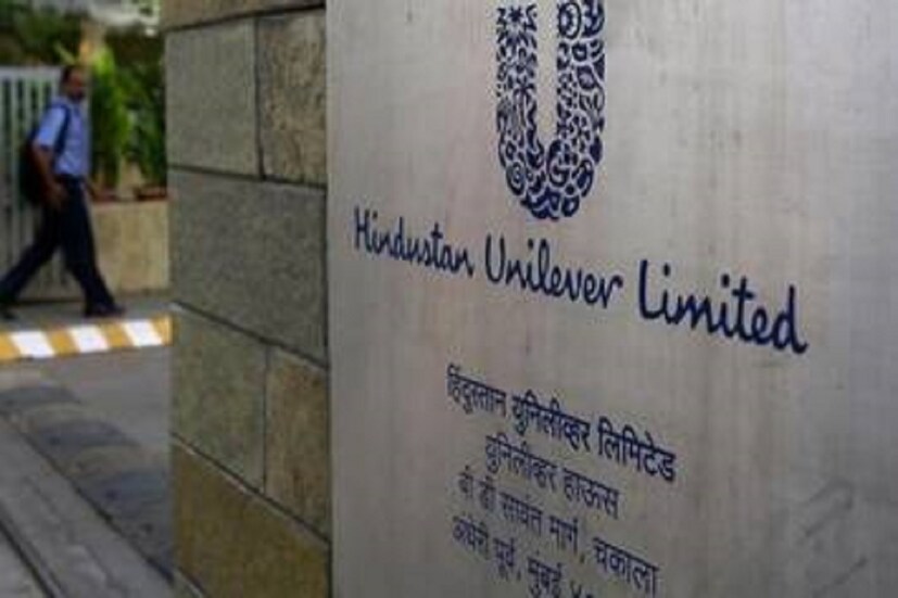 এরফলে হাল বা হিন্দুস্তান ইউনিলিভার (HUL)-এর হুইল, রিন, সার্ফ এক্সেল, লাইফ বয়ের দাম বাড়ছে ৷ এইচইউএলের পক্ষ থেকে জানানো হয়েছে যে লাগাতার কাঁচামালের দাম বৃদ্ধির কারণেই দাম বাড়ছে এই সমস্ত জিনিসের ফলে ৷ প্রতীকী ছবি ৷