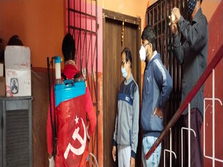স্যানিটাইজেশনের দায়িত্বে বাম প্রার্থী