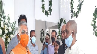 খড়্গপুরে পুর-প্রশাসকের বাড়িতে দিলীপ ঘোষ খড়্গপুরে পুর-প্রশাসকের বাড়িতে দিলীপ ঘোষ