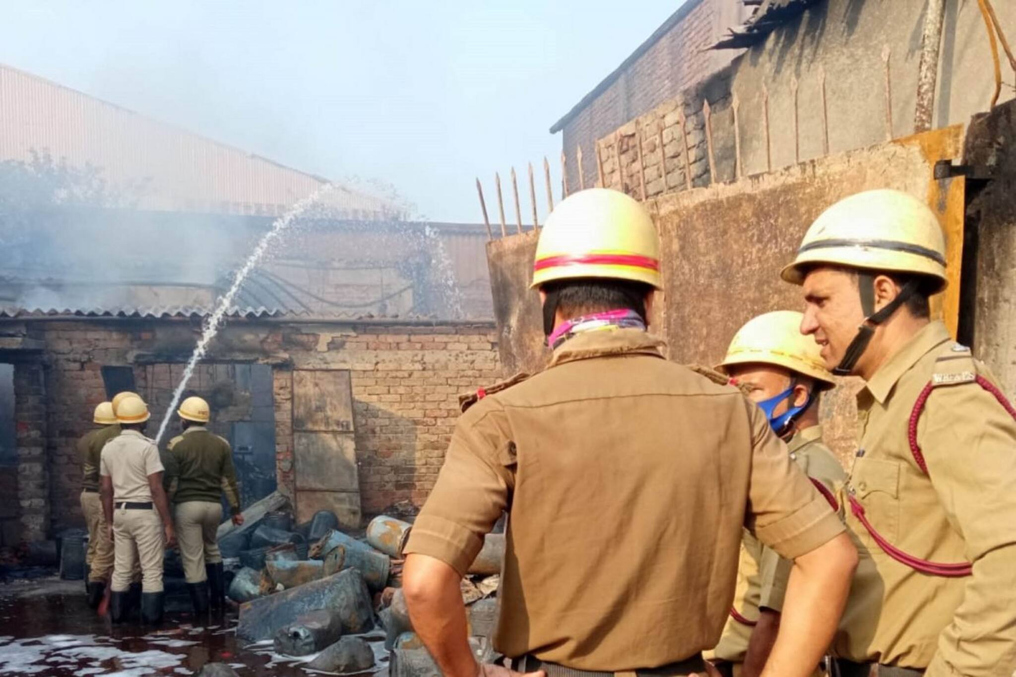 কৈখালিতে কারখানার আগুনে মৃত্যু একজনের, উঠছে একাধিক প্রশ্ন