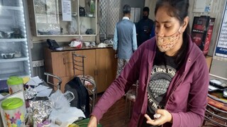 কোভিড আক্রান্তদের বাড়ি বাড়ি খাবার কোভিড আক্রান্তদের বাড়ি বাড়ি খাবার