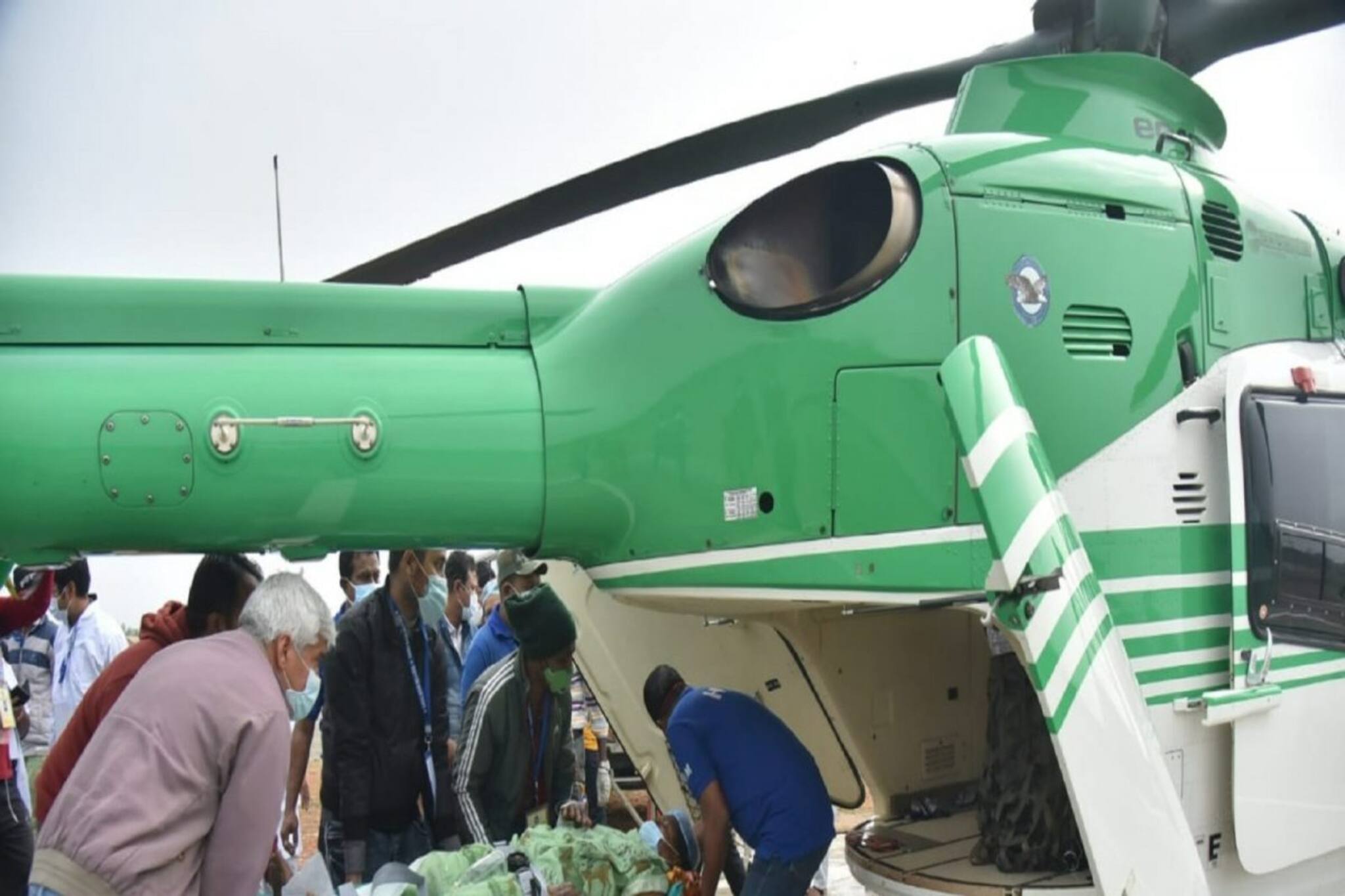 গঙ্গাসাগর নিয়ে আশঙ্কা ছিলই, এরই মধ্যে এয়ার অ্যাম্বুলেন্সে দু'জন! কিন্তু কেন?