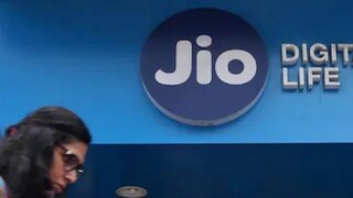 Jio Platforms to invest USD 200 mn in AI-driven lock-screen platform - Glance
