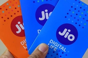 ২০০ জিবি ডেটা, সঙ্গে OTT সাবস্ক্রিপশন! Jio-র ফ্যামিলি প্ল্যান নেবেন না কি ? ২০০ জিবি ডেটা, সঙ্গে OTT সাবস্ক্রিপশন! Jio-র ফ্যামিলি প্ল্যান নেবেন না কি ?