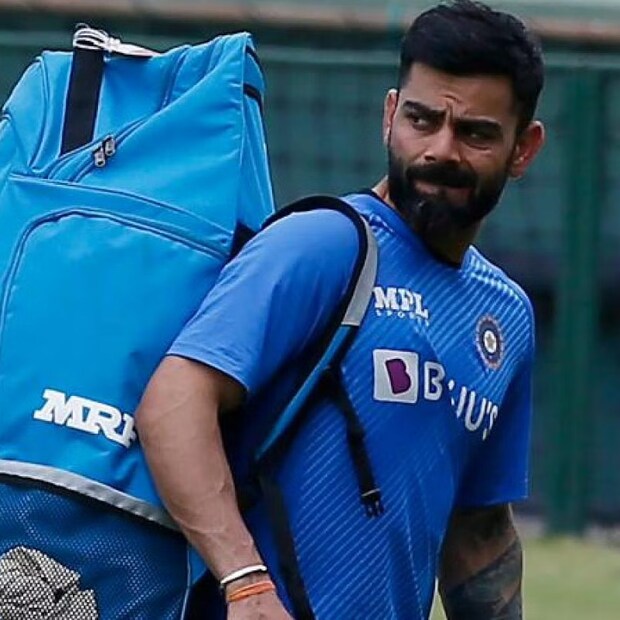 এদিন ৬৩ বলে ৫১ রান করেছেন বিরাট কোহলি। ভারতীয় ব্যাটারদের মধ্যে এখন বিদেশের মাটিতে একদিনের ক্রিকেটে সব থেকে বেশি ব্যক্তিগত রানের মালিক বিরাট কোহলি। 