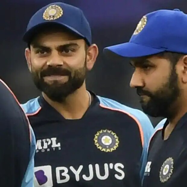 সাত বছর পর এদিন স্রেফ ব্যাটার হিসেবে কোহলি একদিনের ক্রিকেটে খেলতে নেমেছিলেন। প্রায় ২ বছর পর ফের তাঁকে দেখা গিয়েছিল ওডিআই ক্রিকেটে। ক্যাপ্টেন্সি ছাড়ার পর কোহলি চাপমুক্ত হয়ে খেলবেন। এমনটাই আন্দাজ করেছিলেন অনেকে। তাঁদের আন্দাজ ভুল ছিল না।