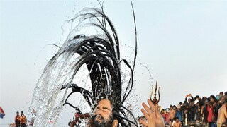 হরিদ্বার-ঋষিকেশে গঙ্গাস্নান। ফাইল ছবি। 