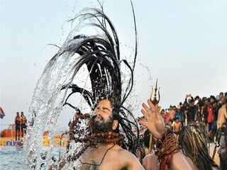 হরিদ্বার-ঋষিকেশে গঙ্গাস্নান। ফাইল ছবি। 