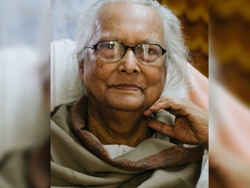 চিকিৎসায় সাড়া দিচ্ছেন না নারায়ণ দেবনাথ! ভেন্টিলেশনে হাঁদা-ভোঁদা-র স্রষ্টা 