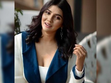 টলিপাড়ায় ফের করোনার থাবা! দ্বিতীয় বার কোভিড আক্রান্ত পার্ণো মিত্র 