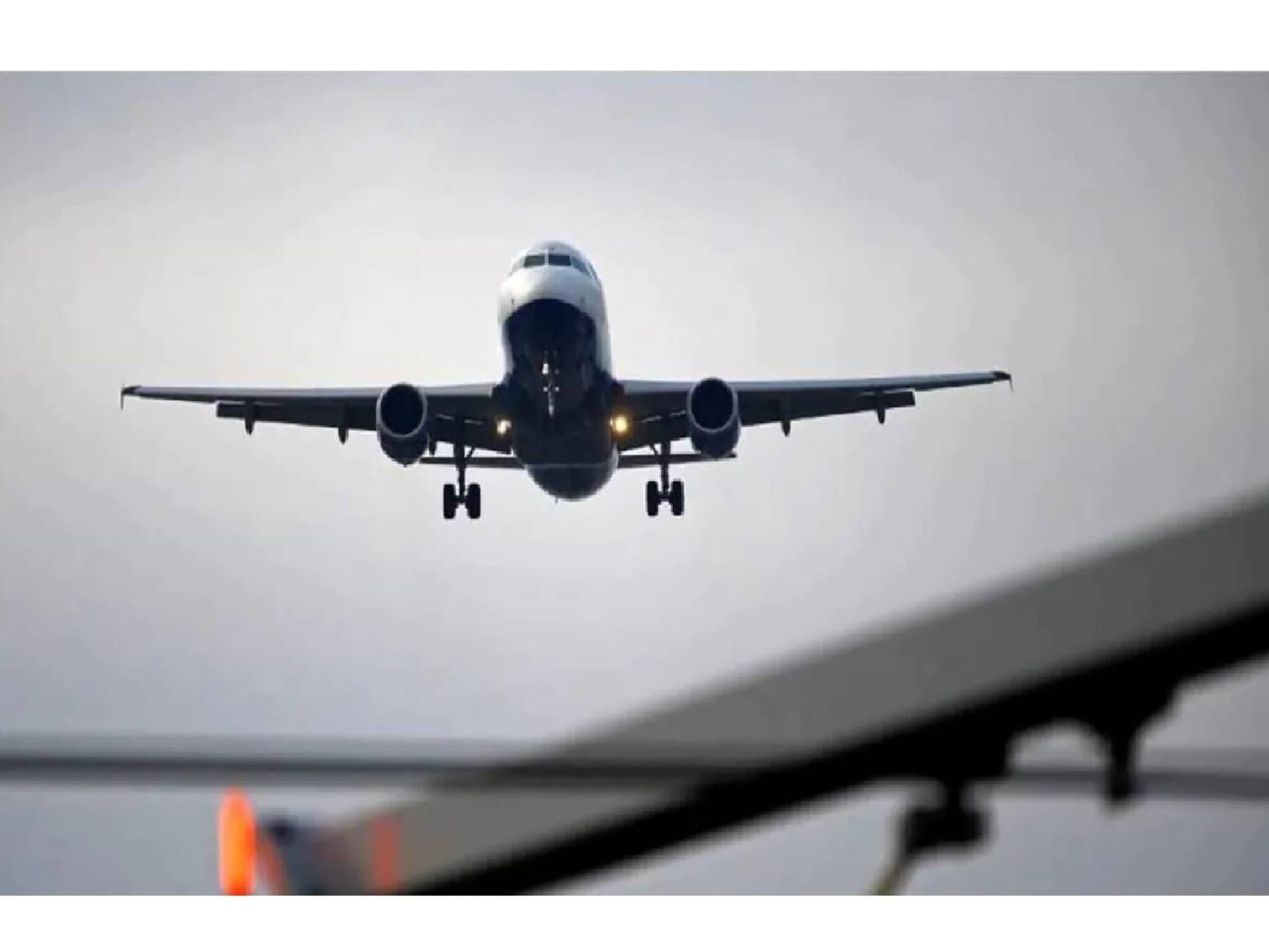 Tricks To Book Cheap Flight Tickets: মূল্য বৃদ্ধির বাজারে সস্তায় পেতে চান বিমানের টিকিট! বেছে নিন এই ৮টি কৌশল