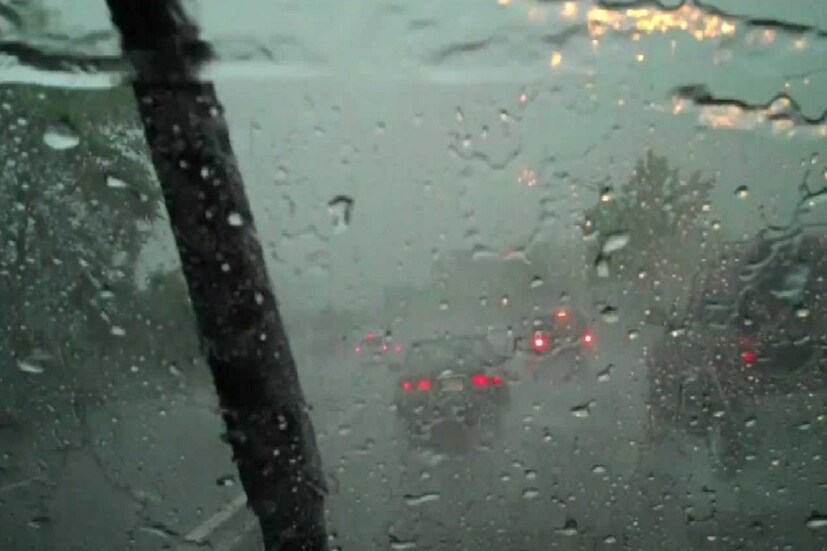 সাগর মেলায় বৃষ্টির (Rain) পূর্বাভাস (Weather Update)। সকালে কুয়াশার কারণে দৃশ্যমানতা কম পরে পরিষ্কার আকাশ। আবহাওয়ার পূর্বাভাস অনুযায়ি জাঁকিয়ে শীত এর সম্ভাবনা নেই। তাপমাত্রা স্বাভাবিকের ওপরেই থাকবে বলে অনুমান আবহাওয়াবিদদের।