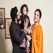 আর ভিডিও কল নয়, এবার কোলেই আদর ইউভানকে! কোভিড নেগেটিভ রাজ-শুভশ্রী আর ভিডিও কল নয়, এবার কোলেই আদর ইউভানকে! কোভিড নেগেটিভ রাজ-শুভশ্রী