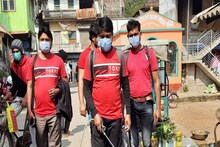 করোনার গ্রাফ ঊর্ধ্বমুখী হতেই ফের রাস্তায় রেড ভলেন্টিয়ার্স! চলছে মাইকিং...
